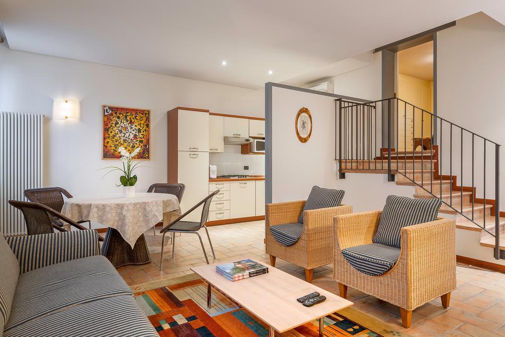 Palazzo Brando - Living Apartments Treviso Szoba fotó