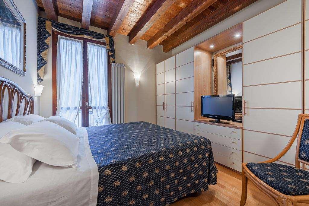 Palazzo Brando - Living Apartments Treviso Szoba fotó